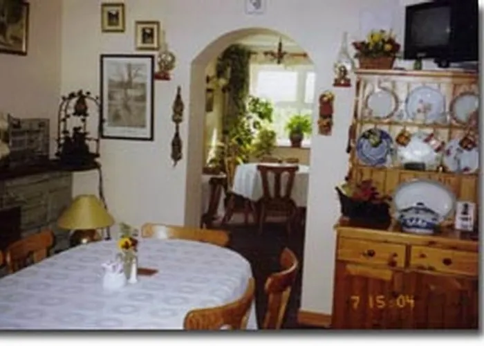 Hillcrest Farmhouse 5*